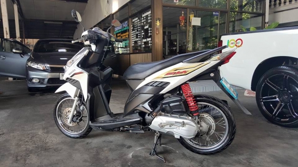 ขออนุญาติขาย HONDA CLICK-i 110 CC สีขาวมุก ทะเบียนสวย ฟรีค่าโอน ขออนุญาติขาย HONDA CLICK-i 110 CC สีขาวมุก ทะเบียนสวย ฟรีค่าโอน