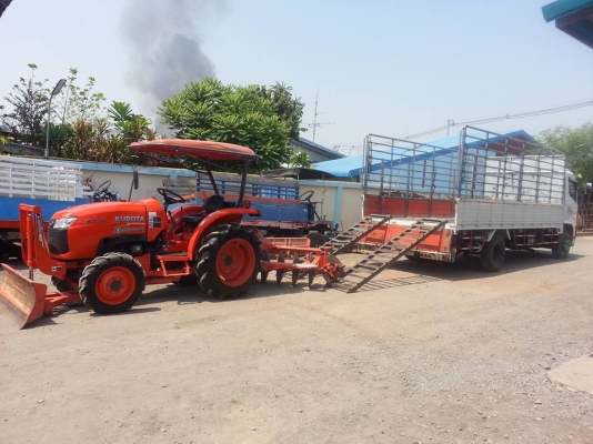 คูโบต้า L3008 4 WD ใบมีดตราช้าง ผาน 5 ตราช้าง ทำงาน 212 ชั่วโมง..รถสภาพใหม่มาก