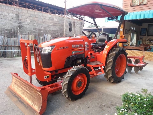 คูโบต้า L3008 4 WD ใบมีดตราช้าง ผาน 5 ตราช้าง ทำงาน 212 ชั่วโมง..รถสภาพใหม่มาก