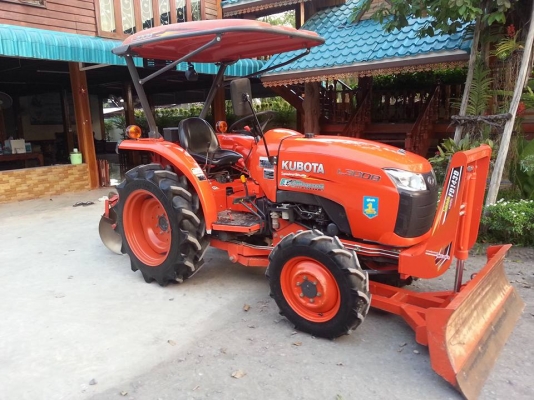 คูโบต้า L3008 4 WD ใบมีดตราช้าง ผาน 5 ตราช้าง ทำงาน 212 ชั่วโมง..รถสภาพใหม่มาก