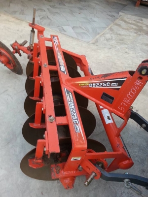 คูโบต้า L3008 4 WD ใบมีดตราช้าง ผาน 5 ตราช้าง ทำงาน 212 ชั่วโมง..รถสภาพใหม่มาก