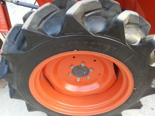 คูโบต้า L3008 4 WD ใบมีดตราช้าง ผาน 5 ตราช้าง ทำงาน 212 ชั่วโมง..รถสภาพใหม่มาก