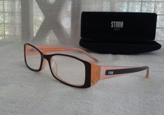 แว่นสายตายาวแดนผู้ดี  STORM London made in England