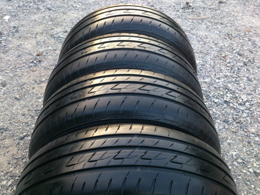 ขายยาง 215/60R16 Bridgestone Ecopia EP200 ยางสัปดาห์ที่21ปี14 ดอกยางเต็มนิ่มลึกสดเท่ากันไม่แตกลายไม่ร้าวไม่กินข้างไม่มีปะ สวยๆ จำนวน 1 ชุด