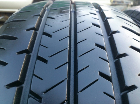 ขายยาง MAXXIS 205/70R15  ยางาสัปดาห์ที่34ปี15 ดอกยางหนาเต็มสดไม่แตกลายไม่ร้าวไม่มีปะสวยๆ จำนวน 1 ชุด