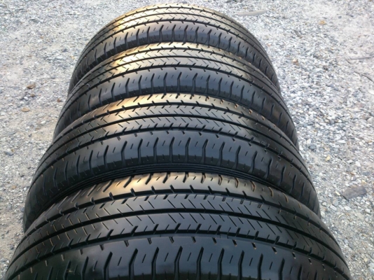 ขายยาง MAXXIS 205/70R15  ยางาสัปดาห์ที่34ปี15 ดอกยางหนาเต็มสดไม่แตกลายไม่ร้าวไม่มีปะสวยๆ จำนวน 1 ชุด