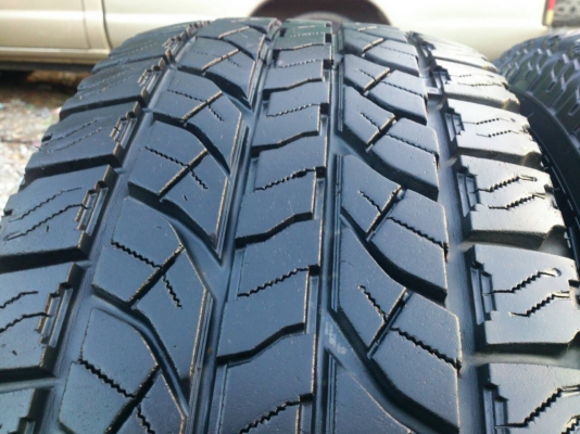 ขายยาง YOKOHAMA  A/T 265/70R16 ยางปี10 ดอกยางเต็มหนาเทากันใช้งานน้อยสวยๆ จำนวน 1 ชุด