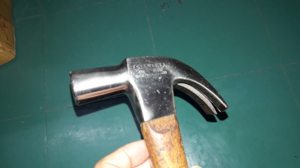 ขายค้อนเก่าSTANLEY 16oz. Made in England.ด้ามไม้งานเก่า ขายค้อนเก่าSTANLEY 16oz. Made in England.ด้ามไม้งานเก่า