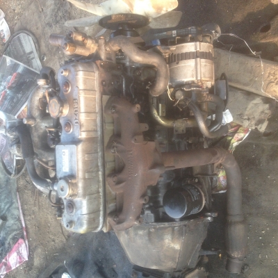 ขายเครื่องยนตร์เก่าญี่ปุ่น isuzu 2800 พร้อมเกียสภาพสวยสนใจติดต่อ 089-2579650