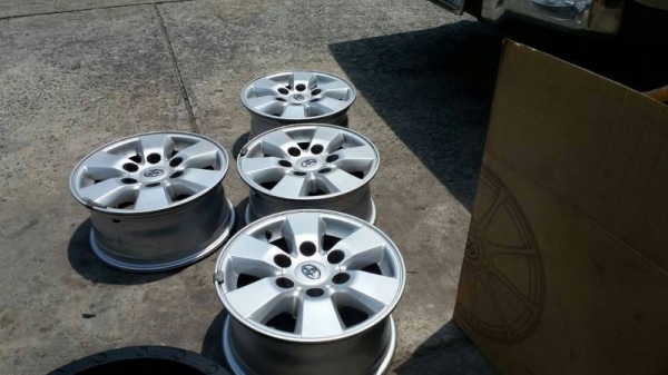 ล้อ toyota ขอบ 15 6รู ชุดล่ะ 5500