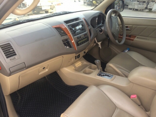 Toyota Fortuner 2.7V. ปี 2009 Toyota Fortuner 2.7V. ปี 2009
