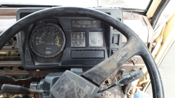 6 ล้อ HINO พื้นเรียบ FC174A   117 แรงม้า