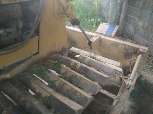 ขายรถแทรคเตอร์ KOMATSU D20PL-6 ตีนเป็ดกว้าง 90 ซม.ราคา 160000