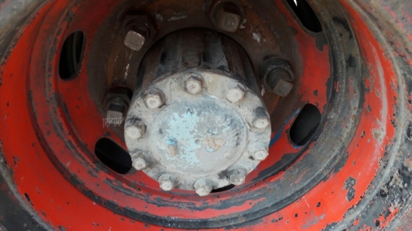 6 ล้อ HINO พื้นเรียบ