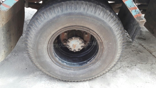 6 ล้อ HINO พื้นเรียบ