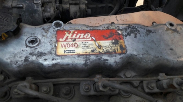 6 ล้อ HINO พื้นเรียบ