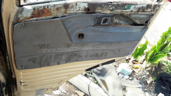 6 ล้อ HINO พื้นเรียบ