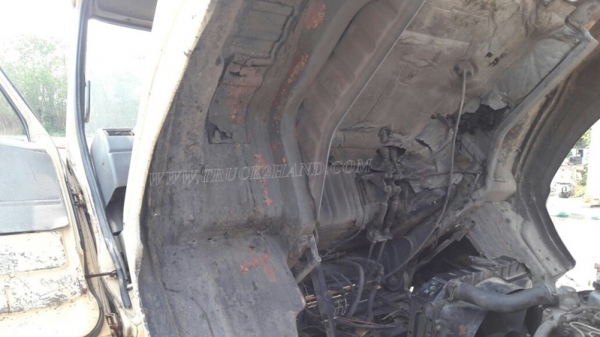 6 ล้อ HINO พื้นเรียบ