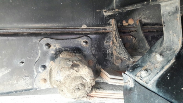 6 ล้อ HINO พื้นเรียบ