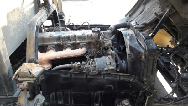 6 ล้อ HINO พื้นเรียบ