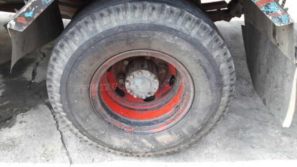 6 ล้อ HINO พื้นเรียบ