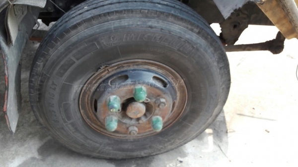 6 ล้อ HINO พื้นเรียบ