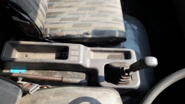 6 ล้อ HINO พื้นเรียบ