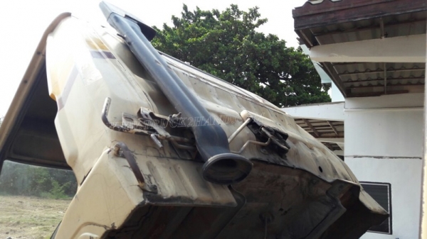 6 ล้อ HINO พื้นเรียบ