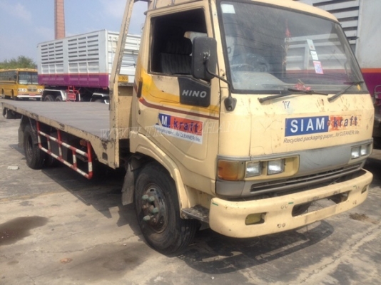 6 ล้อ HINO พื้นเรียบ