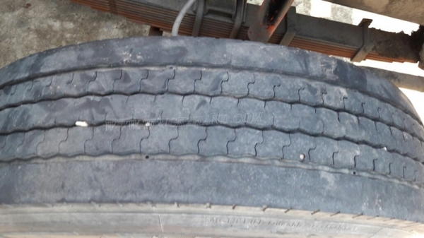 6 ล้อ HINO พื้นเรียบ