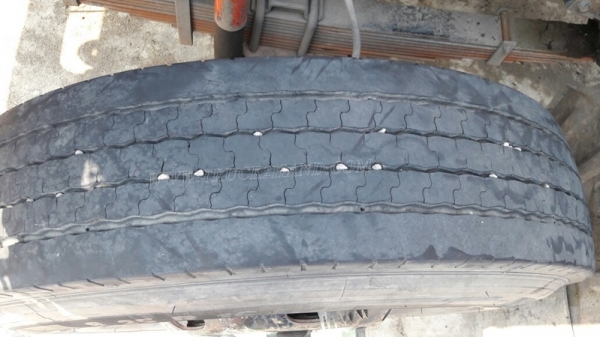 6 ล้อ HINO พื้นเรียบ