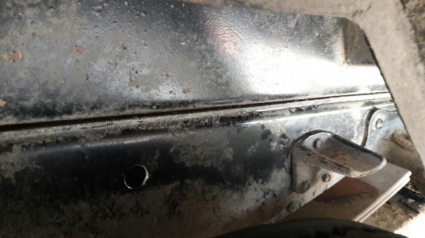 6 ล้อ HINO พื้นเรียบ