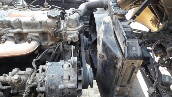 6 ล้อ HINO พื้นเรียบ