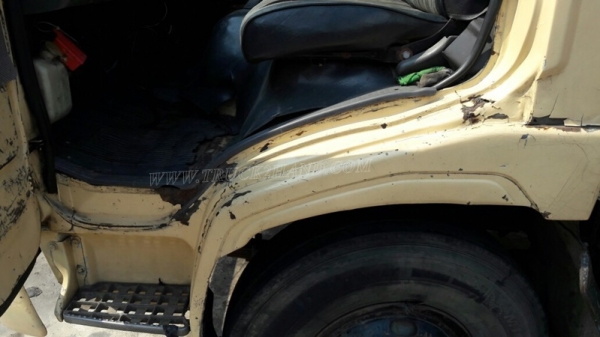 6 ล้อ HINO พื้นเรียบ