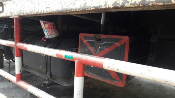 6 ล้อ HINO พื้นเรียบ