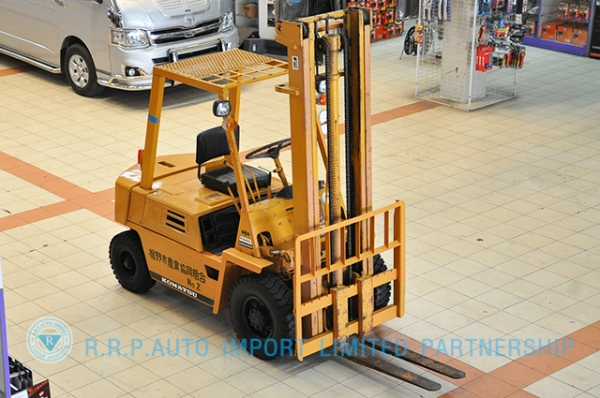 ขายรถโฟล์คลิฟท์มือสอง KOMATSU รุ่น FG20-100266 ราคา 155,000 บาท นำเข้าจากประเทศญี่ปุ่น 100\% ไม่เคยใช้งานในประเทศไทย