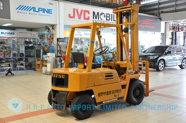 ขายรถโฟล์คลิฟท์มือสอง KOMATSU รุ่น FG20-100266 ราคา 155,000 บาท นำเข้าจากประเทศญี่ปุ่น 100\% ไม่เคยใช้งานในประเทศไทย