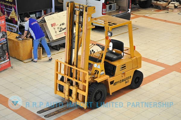 ขายรถโฟล์คลิฟท์มือสอง KOMATSU รุ่น FG20-100266 ราคา 155,000 บาท นำเข้าจากประเทศญี่ปุ่น 100\% ไม่เคยใช้งานในประเทศไทย