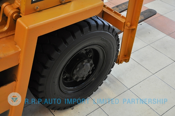 ขายรถโฟล์คลิฟท์มือสอง KOMATSU รุ่น FG20-100266 ราคา 155,000 บาท นำเข้าจากประเทศญี่ปุ่น 100\% ไม่เคยใช้งานในประเทศไทย