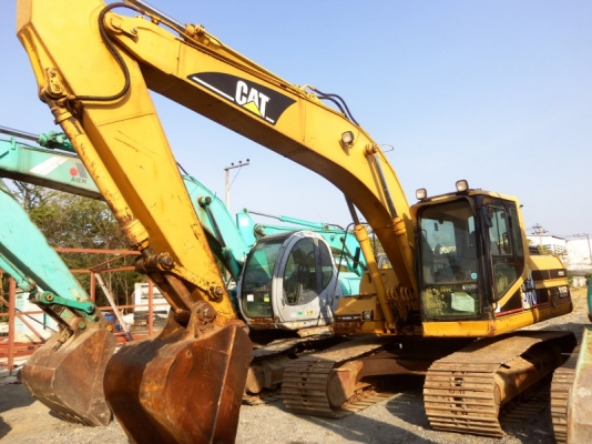 CAT	320B