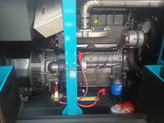 ขายเครื่องปั่นไฟรุ่นใหม่ ขนาด25kvaพร้อมตู้เก็บเสียงเทนอก