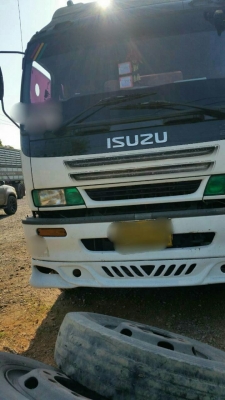 รถอีซูซุ 10 ล้อ หัวลาก GXZ  270 แรงม้า. ปี 47.  ( ขาย เฉพาะหัว. )   สนใจติดต่อ   081 - 6079515