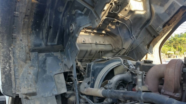 รถอีซูซุ 10 ล้อ หัวลาก GXZ  270 แรงม้า. ปี 47.  ( ขาย เฉพาะหัว. )   สนใจติดต่อ   081 - 6079515