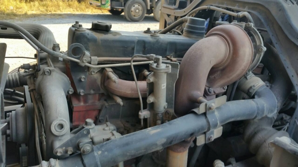 รถอีซูซุ 10 ล้อ หัวลาก GXZ  270 แรงม้า. ปี 47.  ( ขาย เฉพาะหัว. )   สนใจติดต่อ   081 - 6079515