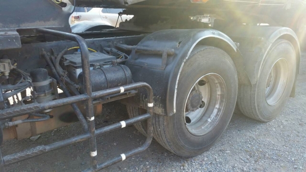 รถอีซูซุ 10 ล้อ หัวลาก GXZ  270 แรงม้า. ปี 47.  ( ขาย เฉพาะหัว. )   สนใจติดต่อ   081 - 6079515