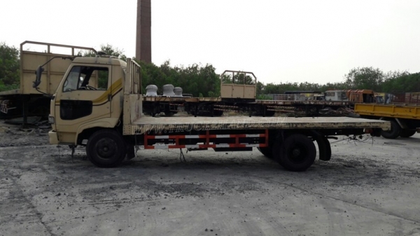 6 ล้อ HINO พื้นเรียบ รถfc114  120 แรงม้า