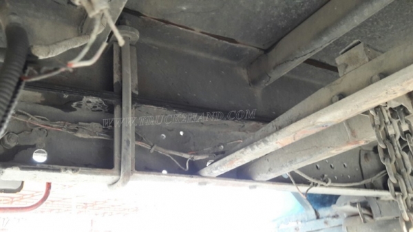 6 ล้อ HINO พื้นเรียบ