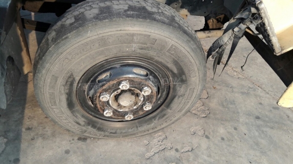 6 ล้อ HINO พื้นเรียบ