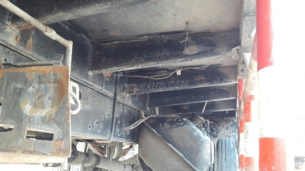 6 ล้อ HINO พื้นเรียบ