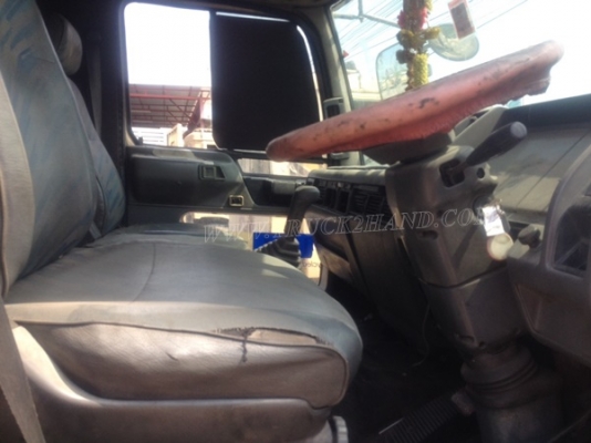 6 ล้อ HINO พื้นเรียบ